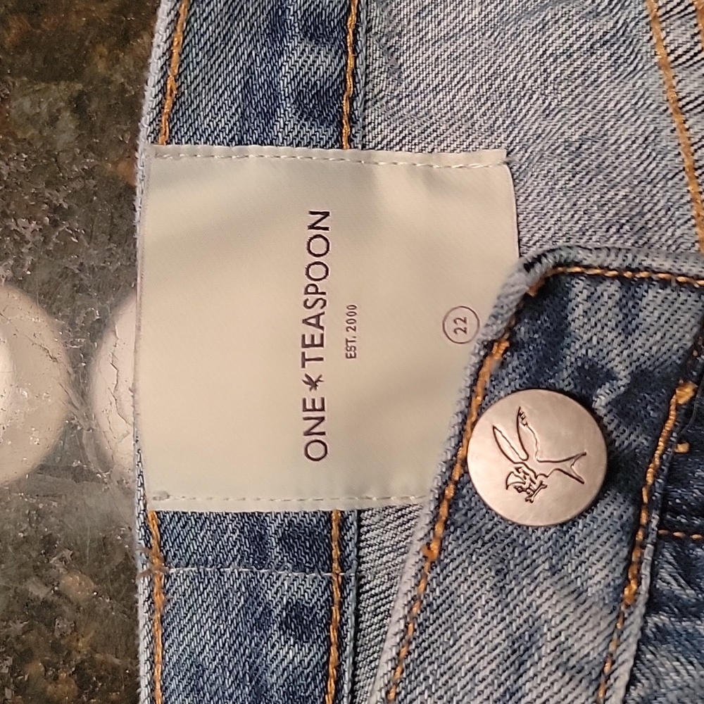 NWOT ONE TEASPOON JEAN SHORTS
